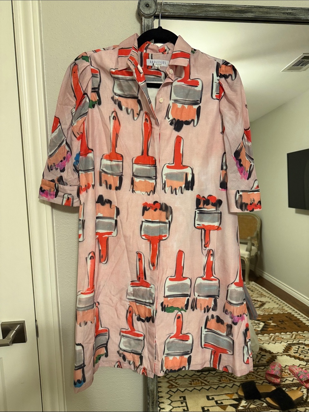 Hadleigh’s Light Pink Brushstroke Print Button-Up Dress